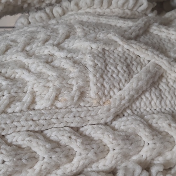 100% Wool Coat..Chunky Knit Wool Hooded Coat. Made in Ecuador - Picture 10 of 15